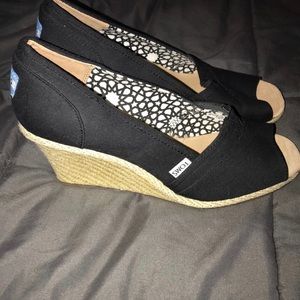 Excellent Condition Toms